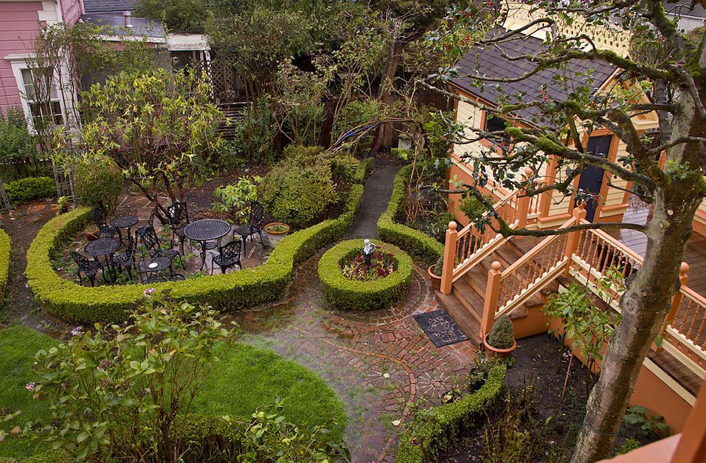 Gingerbread Mansion Bed & Breakfast Ferndale Exterior photo