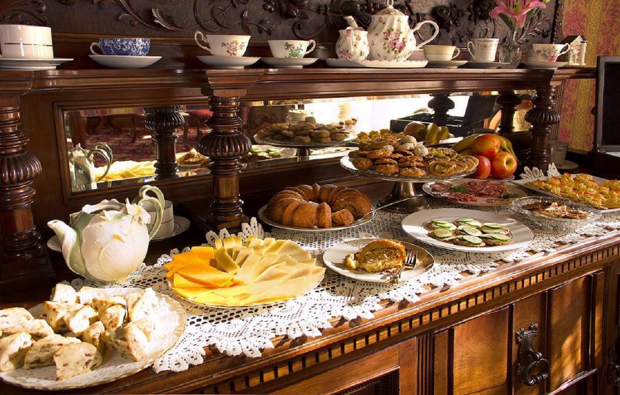 Gingerbread Mansion Bed & Breakfast Ferndale Exterior photo