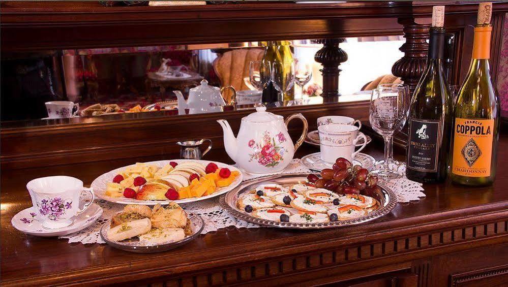 Gingerbread Mansion Bed & Breakfast Ferndale Exterior photo